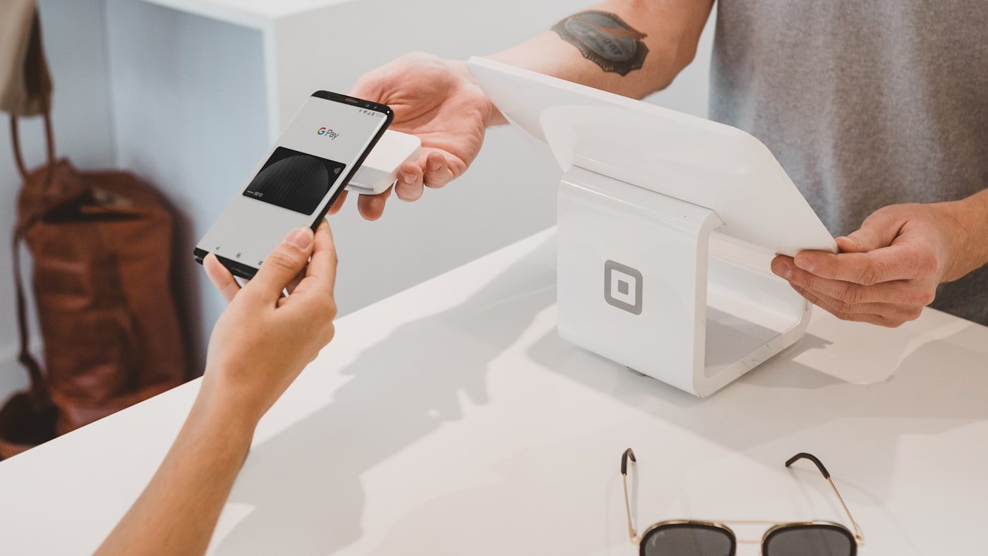 E-Commerce Marketing Strategies: Acquire, Convert, and Retain Profitably — planning and execution in practice.